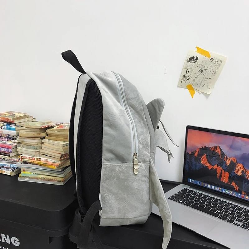 Shadow grey backpack: The ultimate accessory for Sonic fans! Shadow grey backpack: The ultimate accessory for Sonic fans! - Image 2